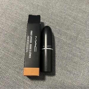 MAC FROST LIPSTICK